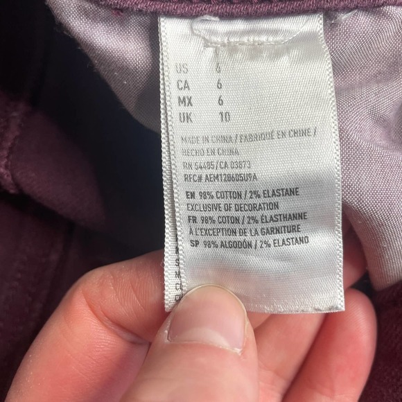 American Eagle Maroon Red Distressed Shortie Short Bootie Denim Jean Shorts Sz 6 - Picture 5 of 9